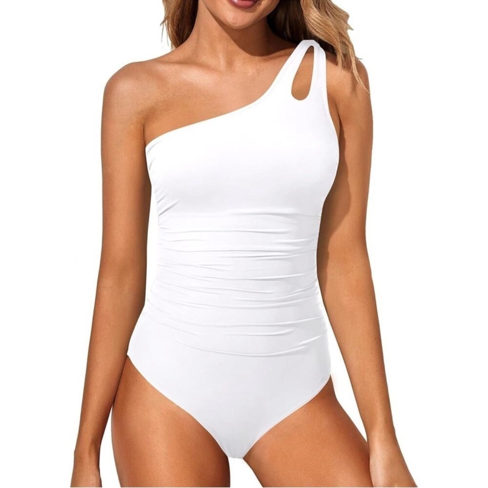 Elegant White One-Shoulder Swimsuit